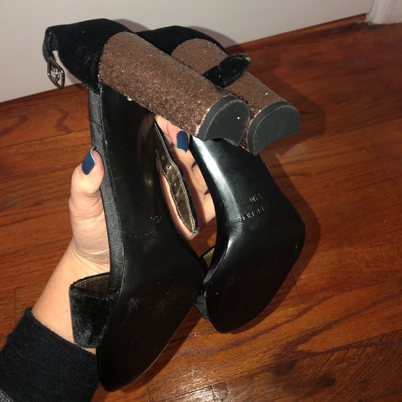 Marc Fisher Heel Sandal - Picture 4 of 8